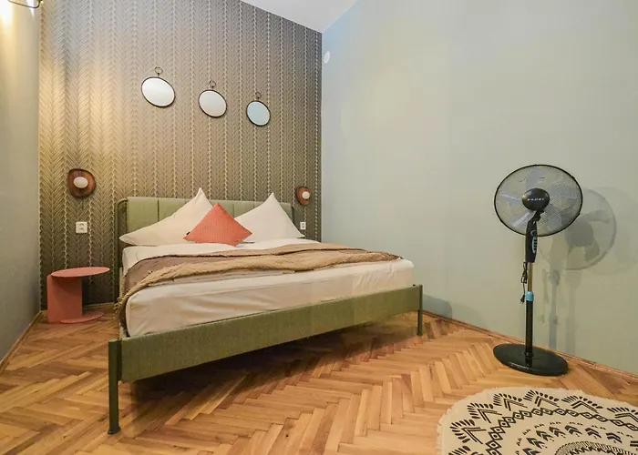 Celebration Flat By Ruterra