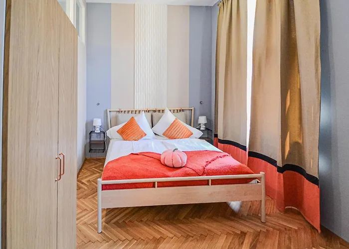 Celebration Flat By Ruterra